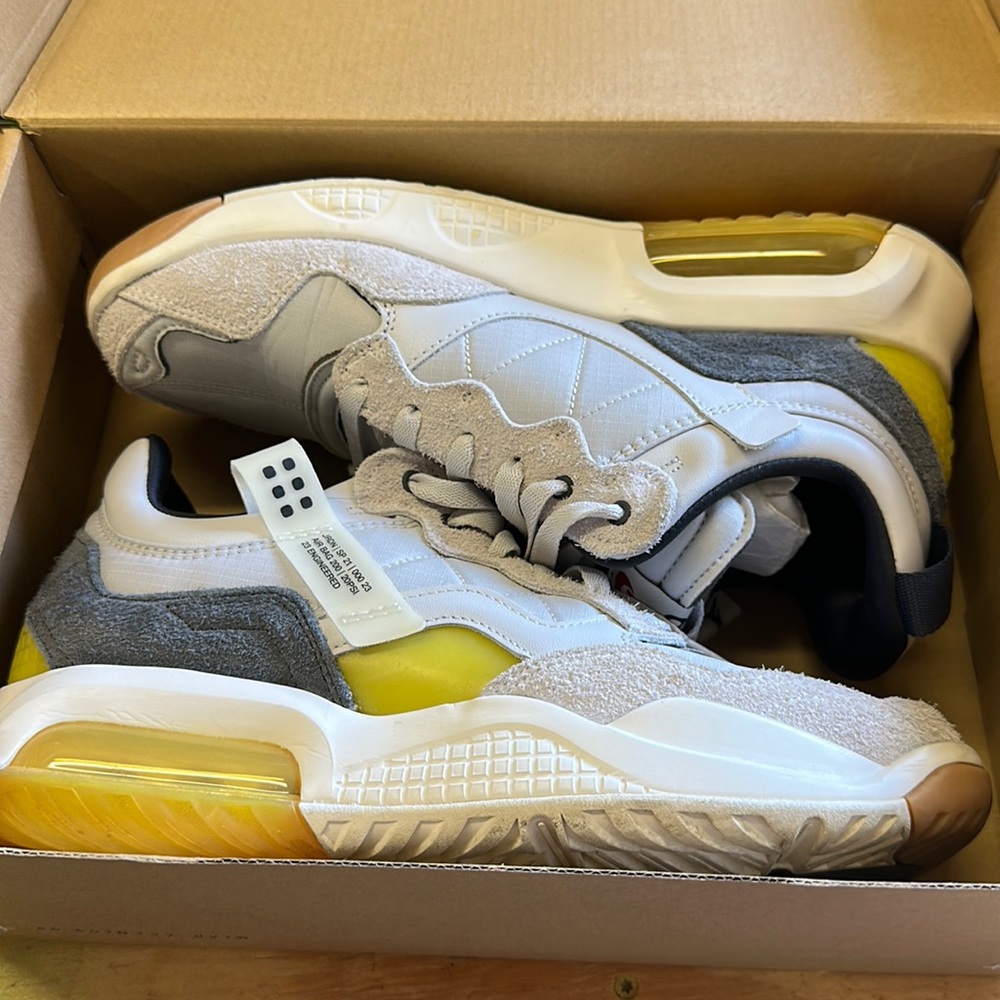 Jordan M2 Mens size 10